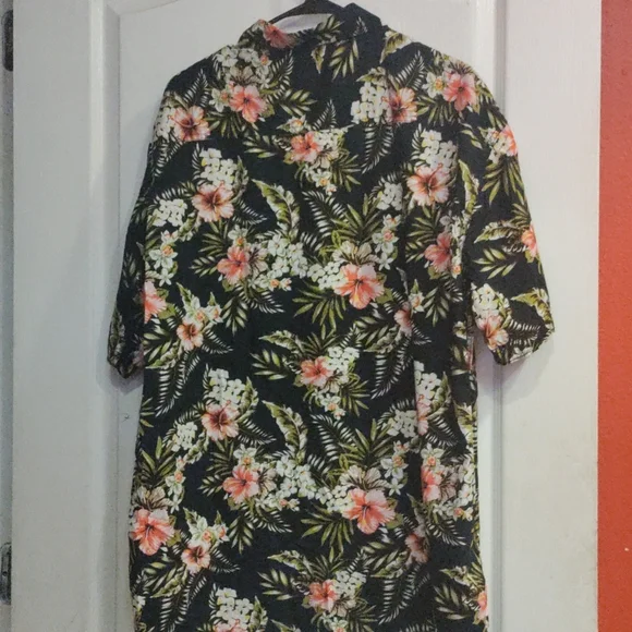 Men's shirt. - Picture 2 of 3